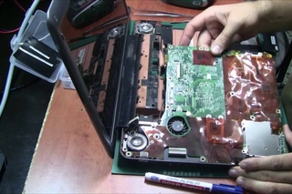 Disassembly Satellite A300. Разборка и чистка от пыли и замена термопасты, cборка TOSHIBA A300-17N