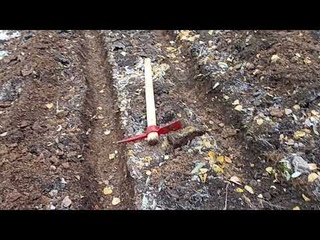 Опять раскопали ещё две траншеи на берегу ручья - реки. Теперь уже для видеонаблюдения