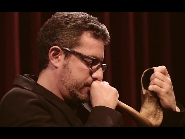 a Jewish prayer with oldest biblical wind instrument, shofar Yamma