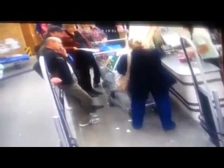 Женщина уронила баллон с монтажной пеной