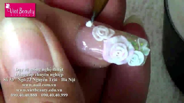 học nail vẽ móng nghệ thuật tai Nail Viet, hướng dẫn đắp hoa hồng nổi trên móng