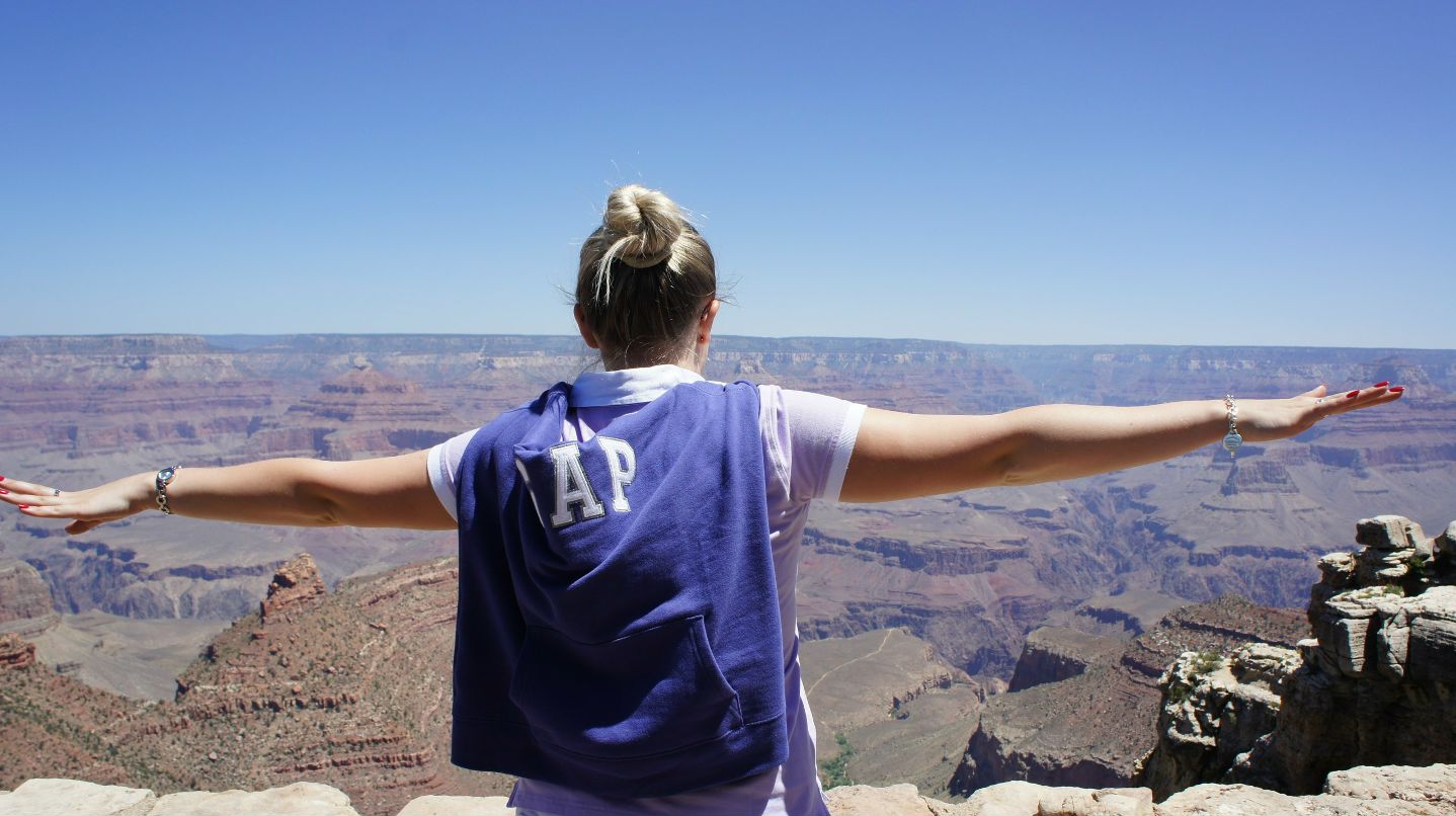 Анечка Кузьмина ОнаИдетПоЖизниСмеясь | Москва