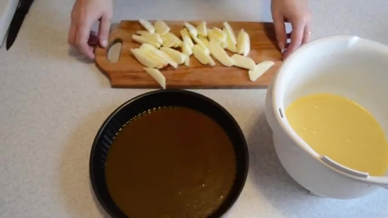 Яблочный пирог с теплой карамелью. Очень просто и вкусно