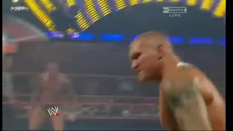 Randy Orton сломал руку на Over The